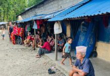 विस्थापित परिवारको पाँच वर्षदेखि विचल्ली, १८ कोठामा सुत्छन् झण्डै दुईसय जना