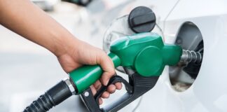 पेट्रोल, डिजेल र मट्टितेलमा प्रतिलिटर १५ रुपैयाँ मूल्यवृद्धि