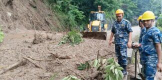 अविरल वर्षा र पहिरोले देशका मुख्य राजमार्ग अवरुद्ध, ५६ स्थानमा उच्च शतर्कता