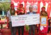 नेपाल नमुना माविले गर्यो ४ जिपिए ल्याउने विद्यार्थीलाई नगदसहित सम्मान