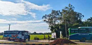 नवलपुरमा दुईवटा बस ठोक्किँदा १८ जना घाइते